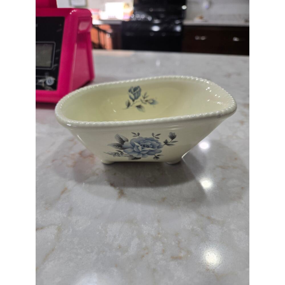 Athena Cream Ceramic Soap Dish with Blue Rose Pattern